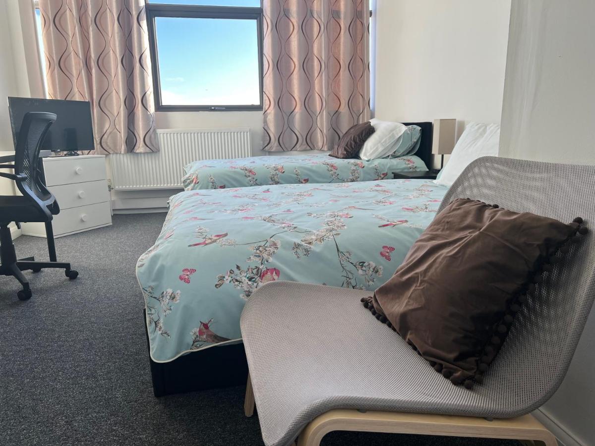 Mj - Entire Serviced For 6 Guests - Next To Tube Station Skyline View - Hotel Londra